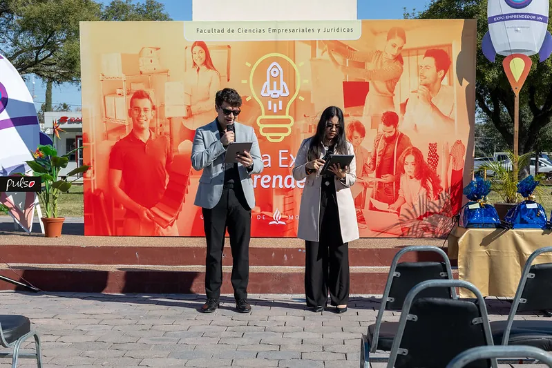 Conducción de la Expo Emprendedor en la Universidad de Montemorelos